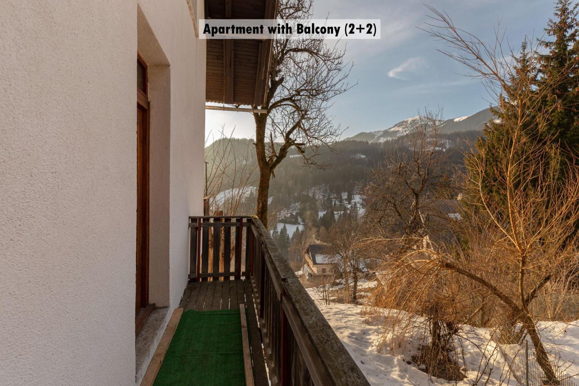 Apartments Farm House Uric Jesenice Extérieur photo