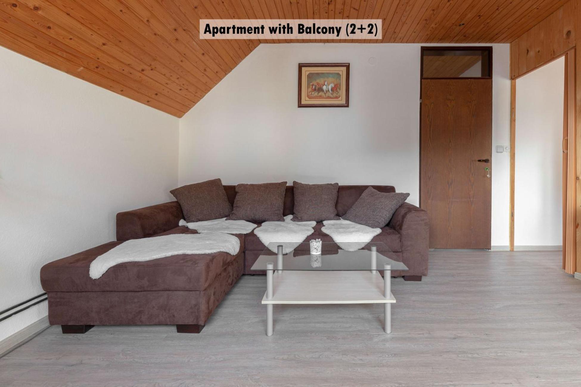 Apartments Farm House Uric Jesenice Extérieur photo