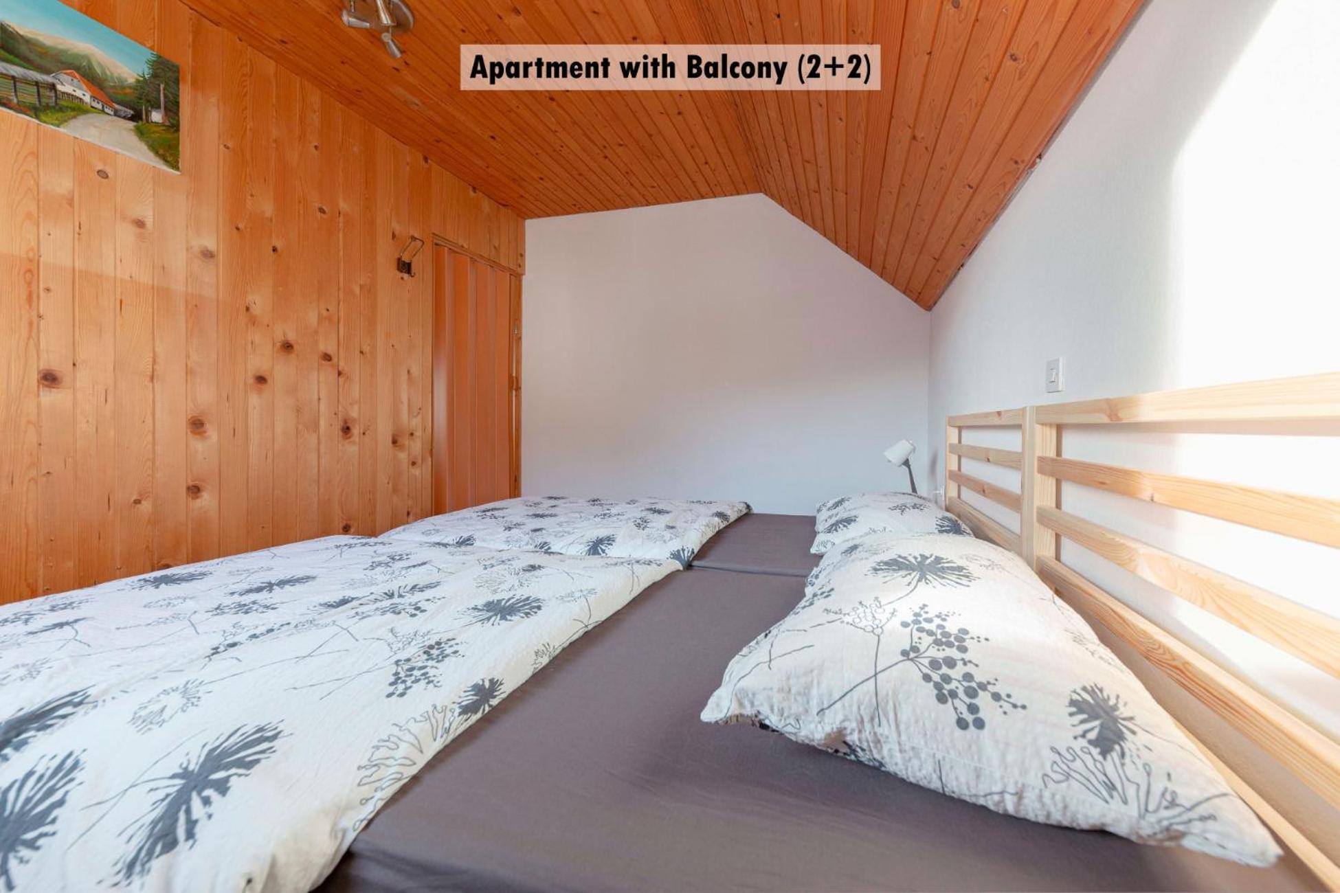 Apartments Farm House Uric Jesenice Extérieur photo