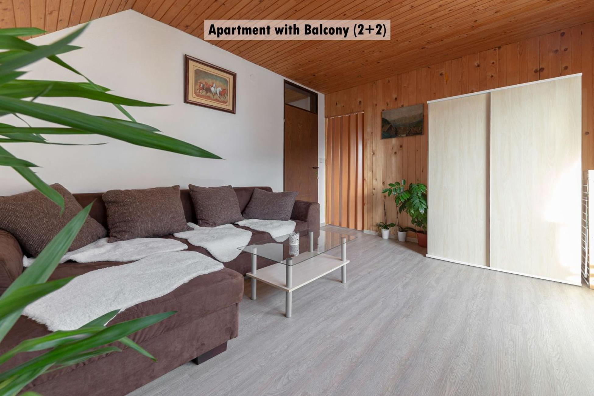 Apartments Farm House Uric Jesenice Extérieur photo