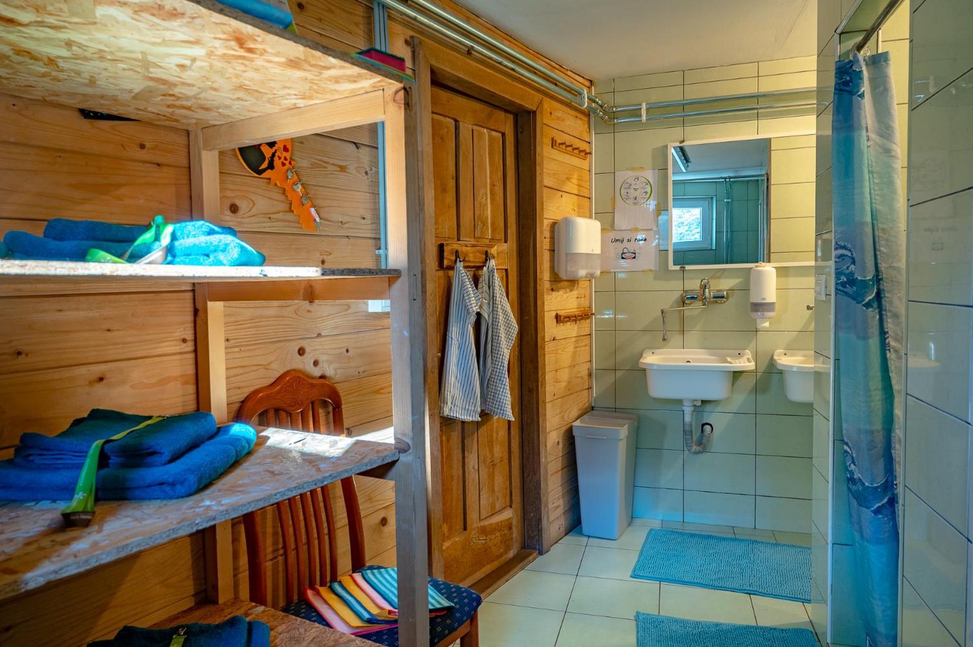 Apartments Farm House Uric Jesenice Extérieur photo